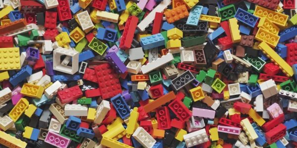 Zestawy klocków Lego dla małych i dużych entuzjastów budowania